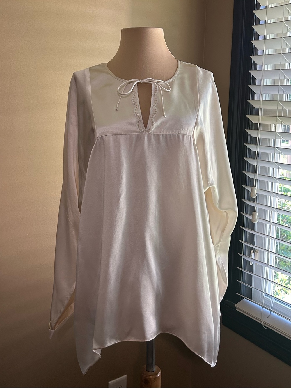 Josephine Chaus Cream Satin Top